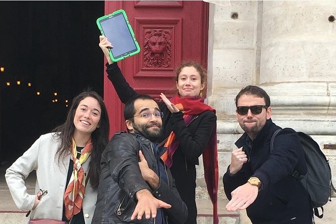 ClueZ Paris Game - Tablet Detective Mode: How the Game Moves You Through Paris