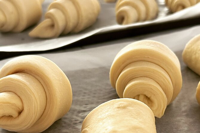 Croissants and pains au chocolat with a pastry chef in Paris - Key things I’d bet your time on