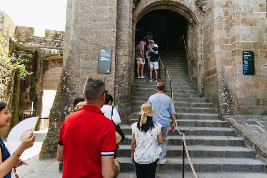Day Trip to Mont-Saint-Michel from Paris - Best timing and seasonal notes: free days and closure dates