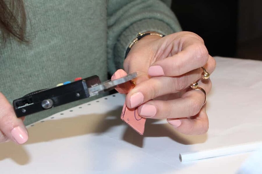 Design Luxury Jewelry in le Marais, in the heart of Paris! - Inside the atelier: how you design your pendant or studs