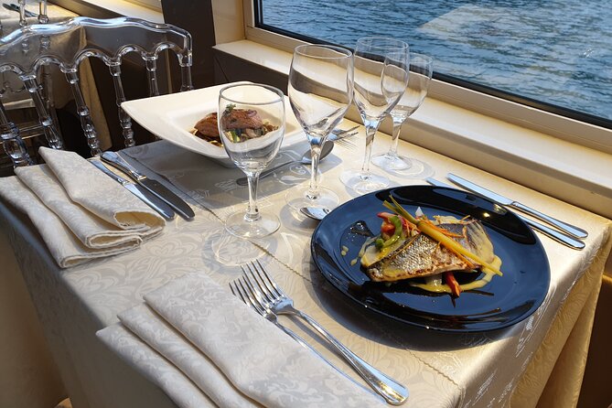 Dinner Cruise Prestige Check-out from the Eiffel Tower - Wine pairings and drinks: what you get, and what costs extra