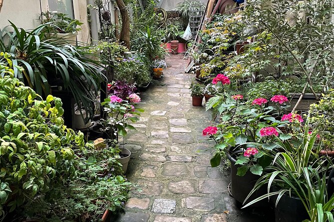 Dinner in a Bohemian Artist Apartment in Central Paris - Should You Book This Bohemian Apartment Dinner in Central Paris?
