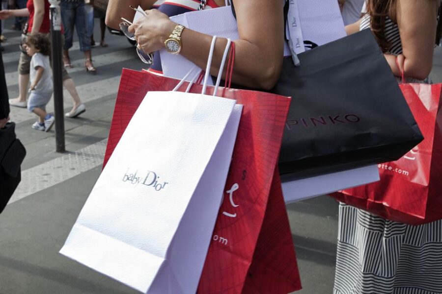 Discount Couture: ultimate Paris Shopping 2h30 walking tour - Resale boutiques owned by fashion editors and photographers, why it matters