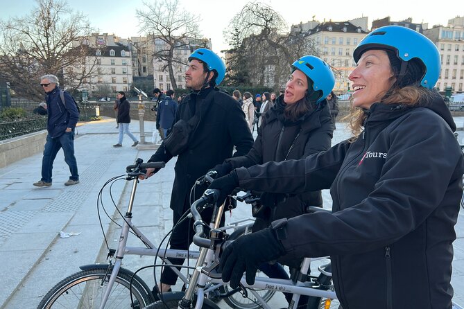 Discover Iconic Paris: Private Bike Tour of the City Center - Eiffel Tower Time: Pictures, Angles, and a Good Ride Rhythm