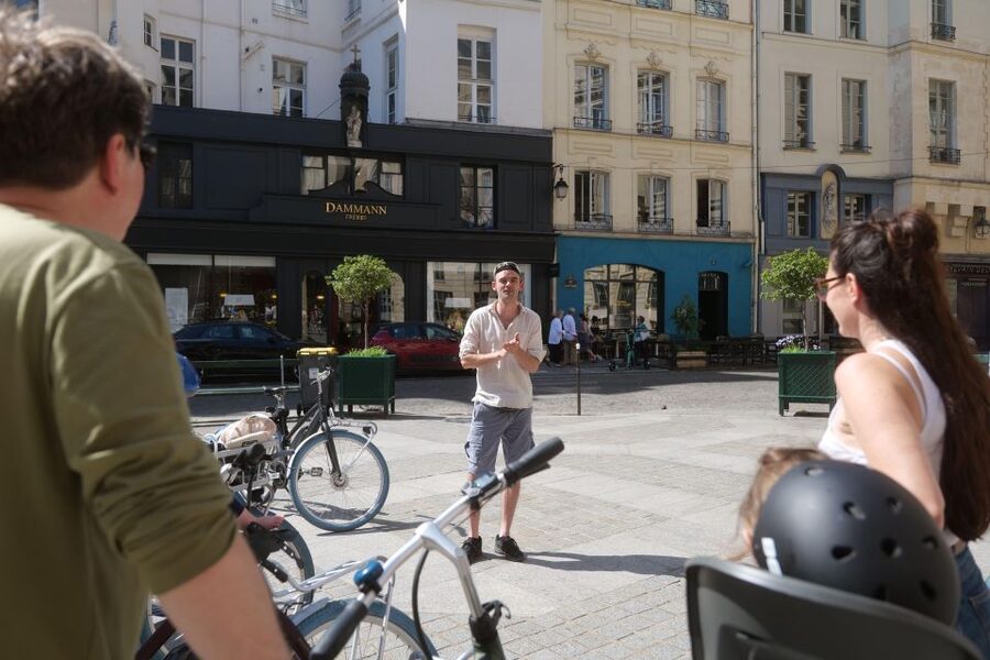 Discover Paris by bike - Starting at 20 Rue Greneta, where the bike tour tempo begins