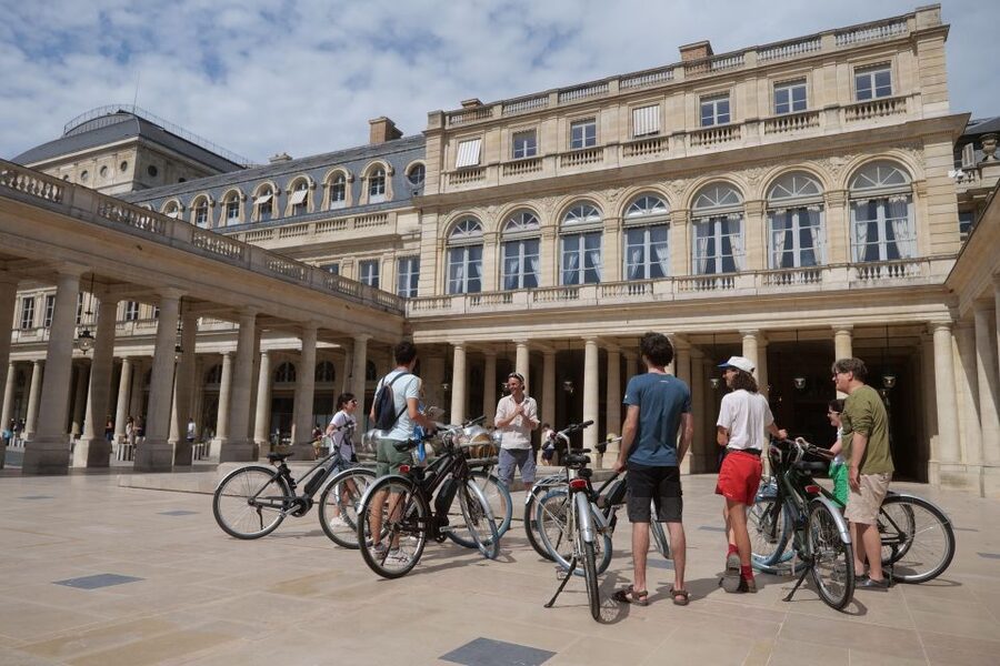 Discover Paris by bike - Place de la Concorde, built for views and quick context