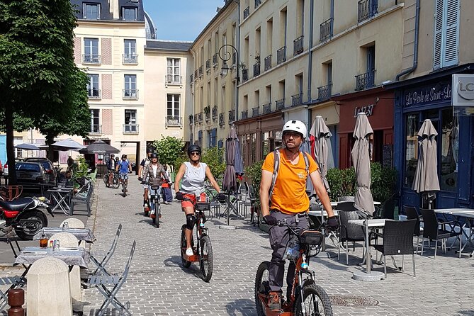 Discover Versailles on electric 2-wheelers (Yes to PRM) - Saint Louis and L’Orangerie, plus ending with water views
