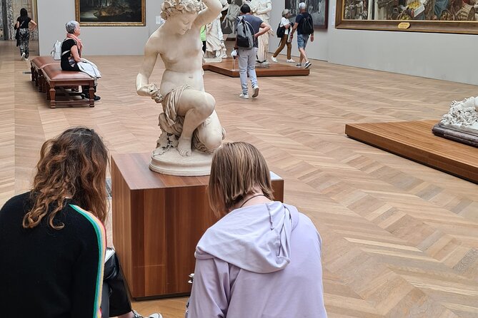 Drawing workshop/creative notebook during a walk from the Invalides to the Petit Palais - Group size, pace, and what 3 hours feels like