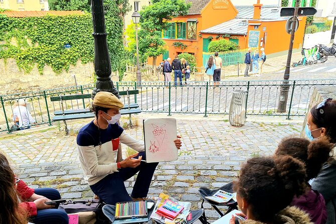 Drawing workshop / creative notebook during an unusual walk in Montmartre - Starting at Place des Abbesses: metro history you can sketch