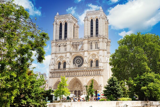 Early Access Paris Notre Dame Cathedral Walking Tour - Square Jean XXIII to the Seine: how this tour gets your bearings