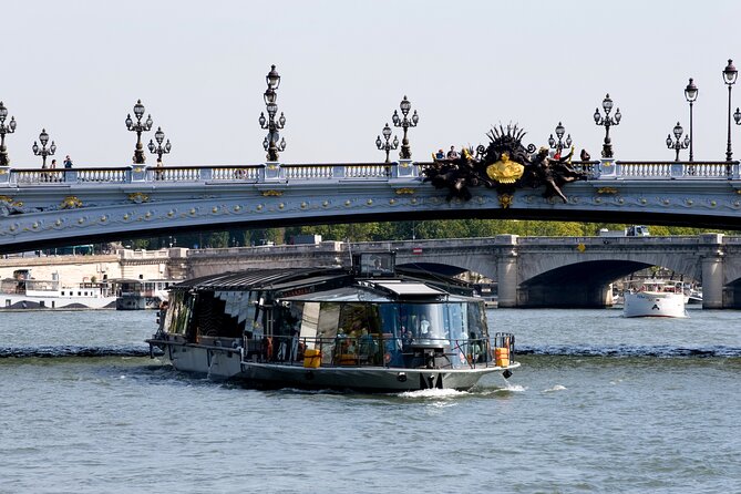 Early evening Dinner Cruise with drinks by Bateaux Parisiens - The 6:15 pm timing that gives you your whole night back