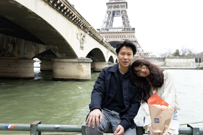 Eiffel and La Seine Photo Shoot - Paris Photographer - How the photos are delivered, and what to expect