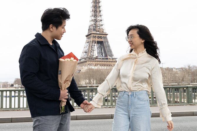 Eiffel and La Seine Photo Shoot - Paris Photographer - Who this photo shoot fits best