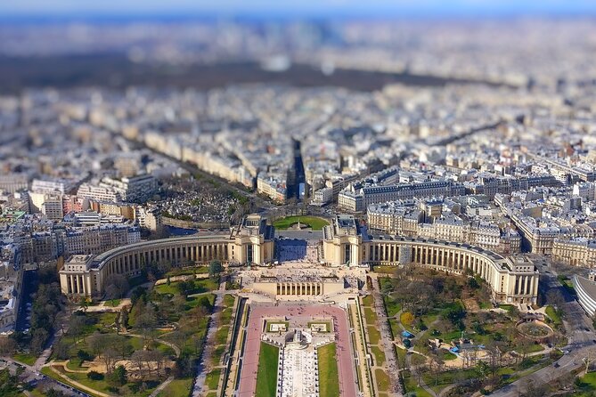Eiffel Tower Access up to 2nd Floor with Host and Optional Summit - Optional summit: when it’s worth the extra height