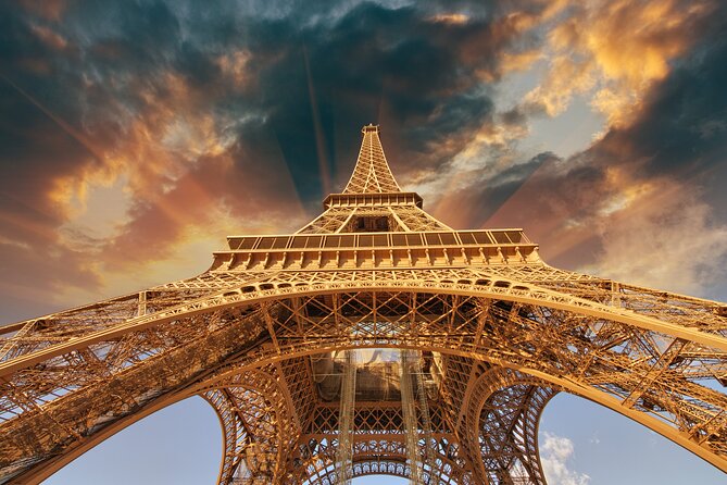 Eiffel Tower Dedicated Reserved Access Top or 2nd floor by lift - Meeting point and timing: 38 Av. de la Bourdonnais without getting flustered