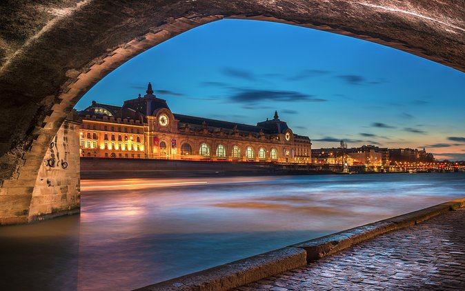 Eiffel Tower Dinner Experience and Sightseeing Seine River Cruise - The One-Hour Seine Cruise: Audio Guide, Landmark Row, and Camera Time