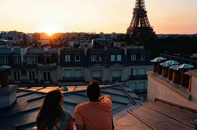 Eiffel Tower Guided Access up to the 2nd Floor or Summit by Lift - Guides and Live Commentary: How Much Value Do You Actually Get?