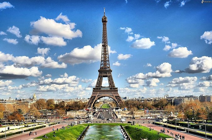 Eiffel Tower Guided Access up to the 2nd Floor or Summit by Lift - Practical Tips to Make the Two Hours Feel Worth It