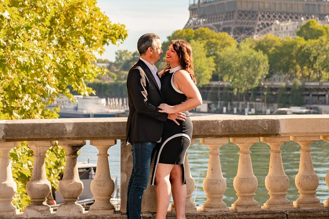 Eiffel Tower Photographer, Professional Photo shoot - Paris - How the Photographer Helps You Look Like You Planned It
