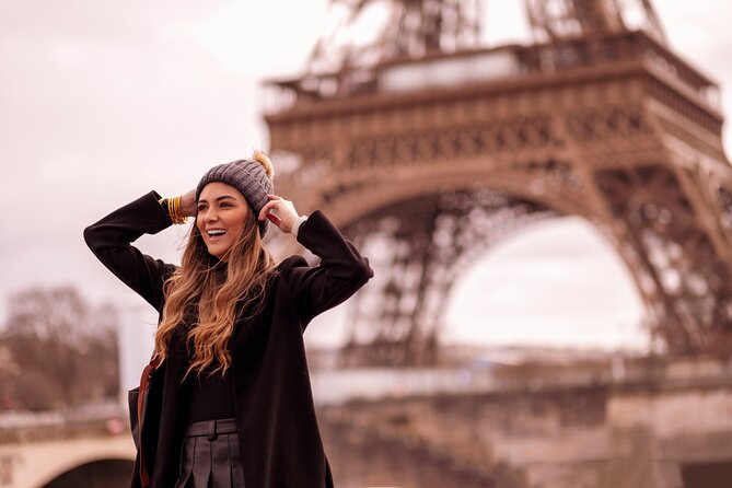 Eiffel Tower Photoshoot - Family, Couples, and Friend Groups, Up to 15 People