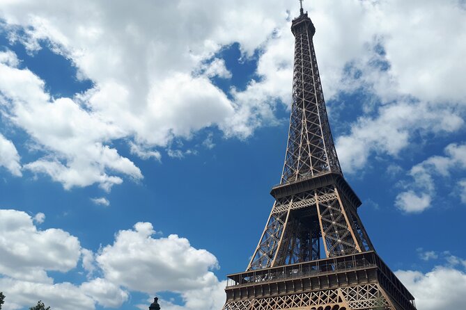 Eiffel Tower Summit Semi-Private Guided Tour - Entering the Eiffel Tower fast, with a real plan