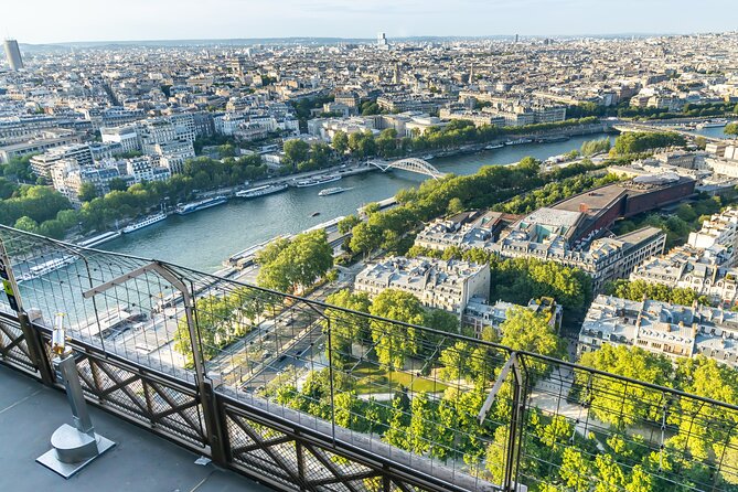 Eiffel Tower with 2nd Floor Access & Trocadero Gardens Tour - Price and Ticket Value: What You Pay For (and What You Don’t)