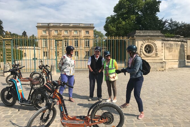 Electric 2-wheeler tour of the Chateau Park and Gardens - Two hours in the Versailles gardens: walking where it matters