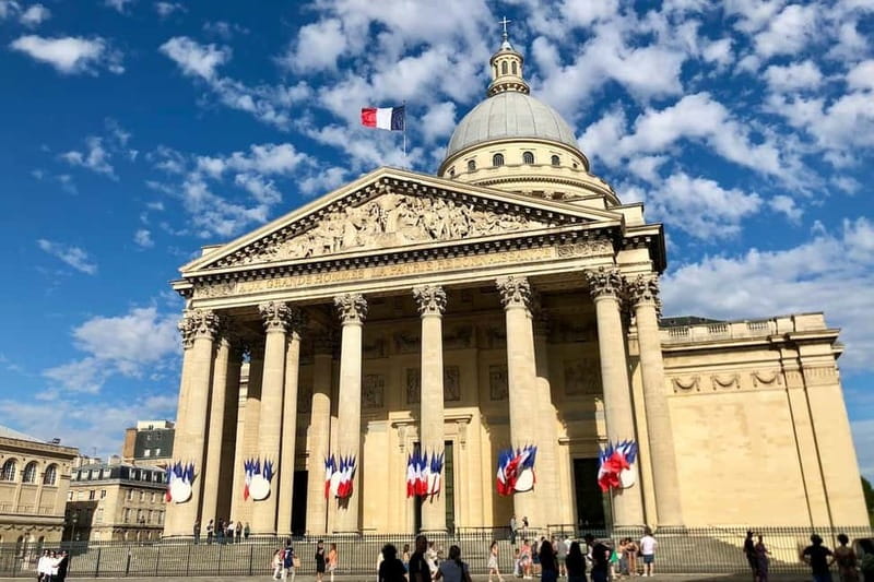 Emily inspired walking tour - Passing the show’s big names, without losing the real Paris