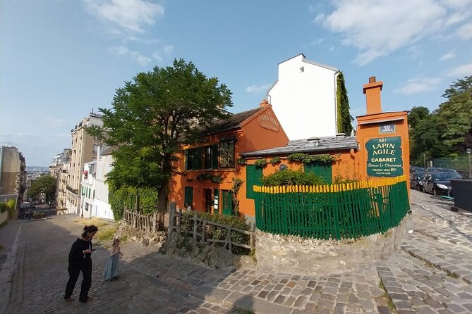 ESSENTIAL MONTMARTRE Walking Tour: the essential highlights+MORE! - Rue de Steinkerque and the climb to Sacre Coeur