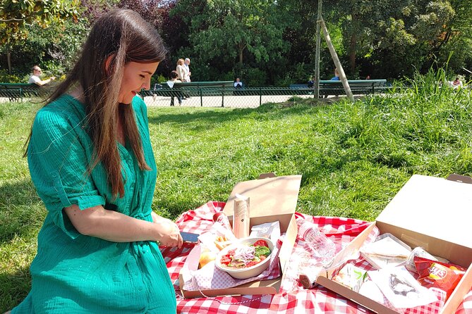 Exclusive Gourmet Picnic Experience at the Eiffel Tower - Why an Eiffel Tower picnic feels smarter than a formal meal