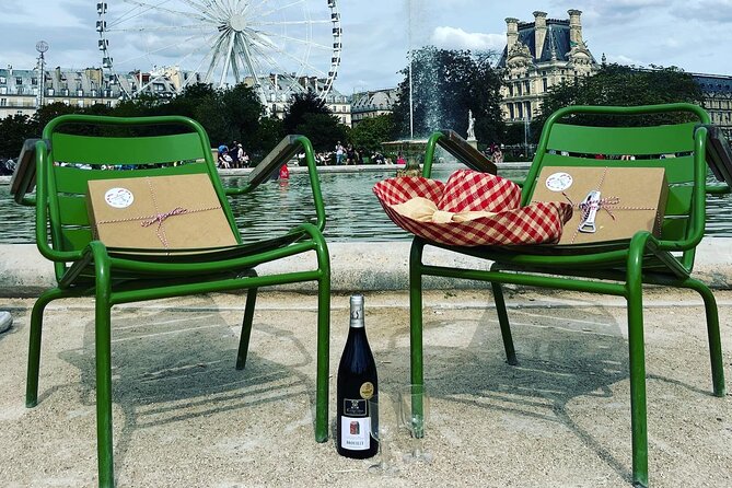 Exclusive Gourmet Picnic Experience at the Eiffel Tower - Picnic setup details that matter more than you think