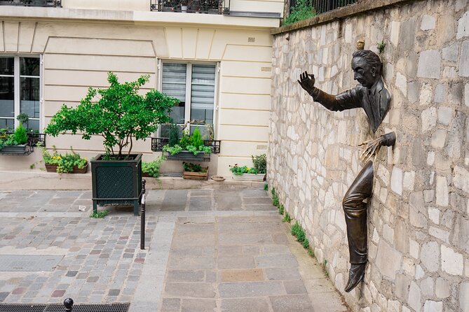 Exclusive Walking Tour In Montmartre With Local Guide - La Maison Rose for Photos and Film Cameos