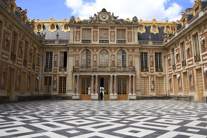 Excursion to Versailles by train with entrance to the Palace and Gardens - Exterior first, then interior: the best way to think about the route