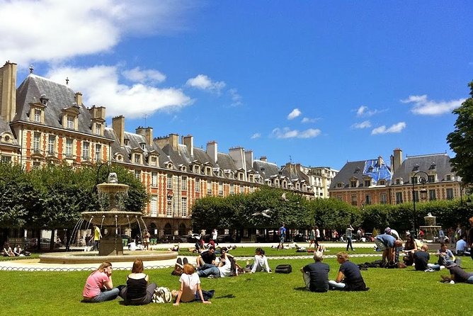 Explore Le Marais like a local - Private walking tour - Stop 1, Village St-Paul: the small streets where the neighborhood feels real