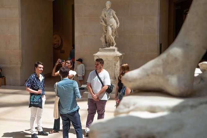 Fabuleux Guided Tour Through the Louvre Museum with Access - Crowd, Security, and Bathroom Reality at the Louvre
