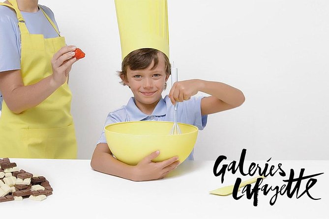 Family experience-Macaron Bakery Class at Galeries Lafayette - Macarons at Galeries Lafayette: why this family class fits Paris