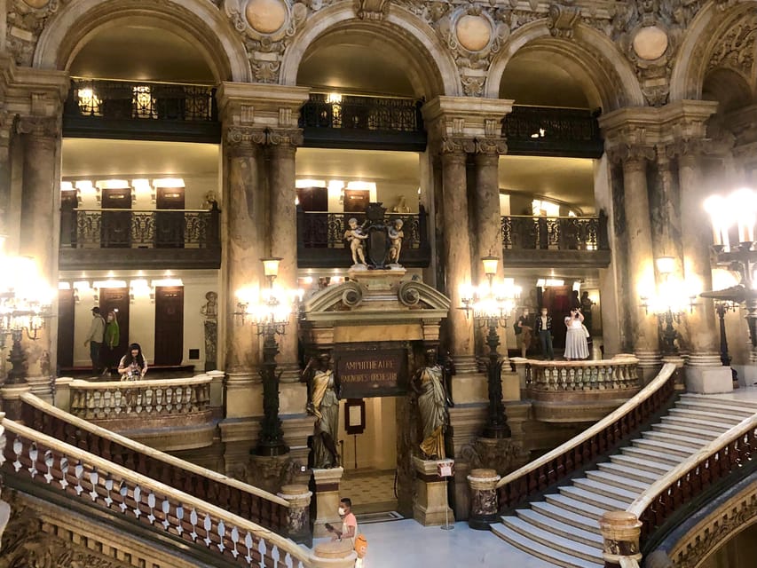 Family-friendly treasure hunt at Opera Garnier - Why the detective story fits the Opéra Garnier