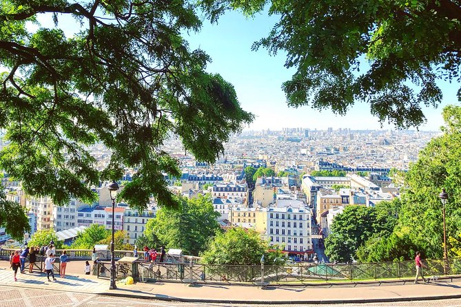 Fat Cat gets the Early Bird: Montmartre - Art squares, a woman-themed plaza, and an artists’ meeting point