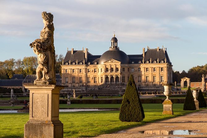 Fontainebleau and Vaux-Le-Vicomte Castle Small-Group Day Trip From Paris - Blandy-les-Tours: The Quick Medieval Photo Stop