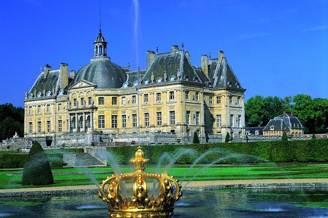 Fontainebleau and Vaux le Vicomte Chateaux Day Trip from Paris - Audio guides: they’re included, and the quality varies by site