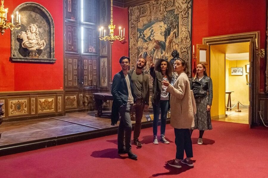 Fontainebleau & Vaux-le-Vicomte Châteaux Day Tour from Paris - Practical packing checklist for a smooth, comfortable day