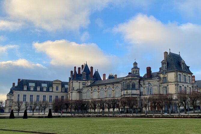 Fontainebleau, Versailles, Trianon Small group from Paris - Big Trianon, Small Trianon, and Hamlet de la Reine: where the day turns calmer