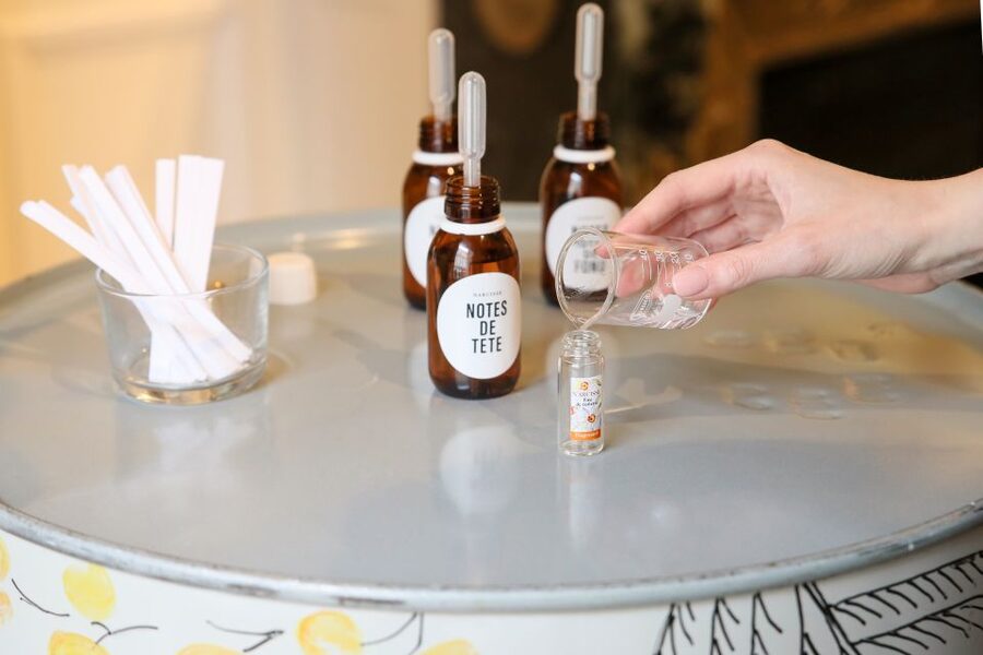 Fragonard Paris: Mini Perfume Workshop in Chinese - A 45-minute Fragonard perfume lesson that actually sticks