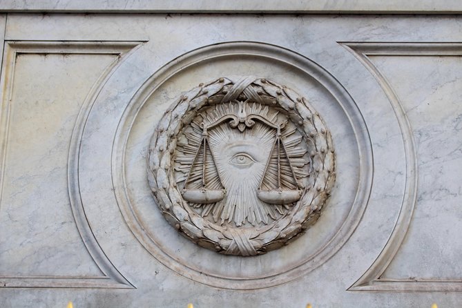Freemasons, myths and revelations about a secret society - Freemasons in Paris: a walk that teaches symbol spotting