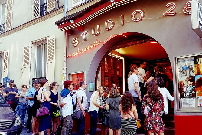 French Films with English Subtitles in Paris - Who should book this screening, and who might skip it