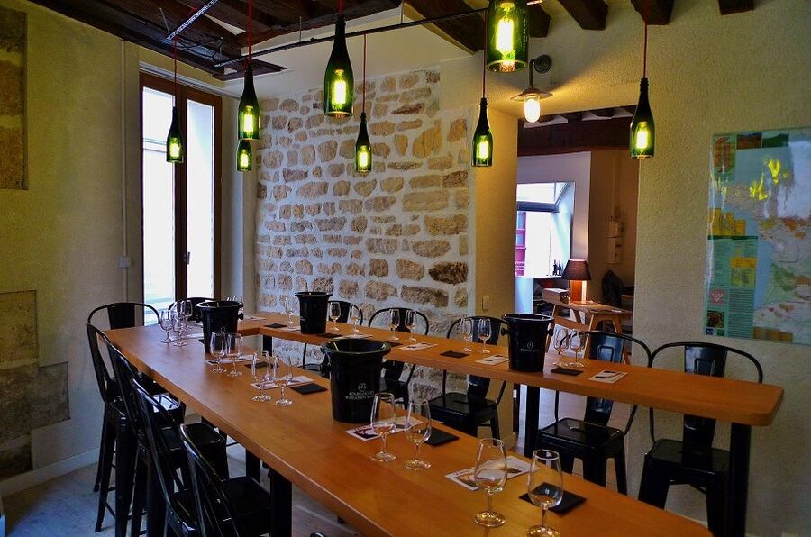 French Wine Tasting Class with a Sommelier - A French Wine Class That Fits Paris Life