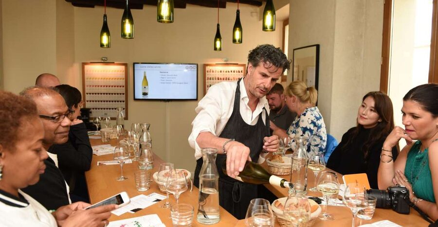 French Wine Tasting Class with a Sommelier - The 6-Wine Flight: Champagne, Whites, and Reds From Key Regions