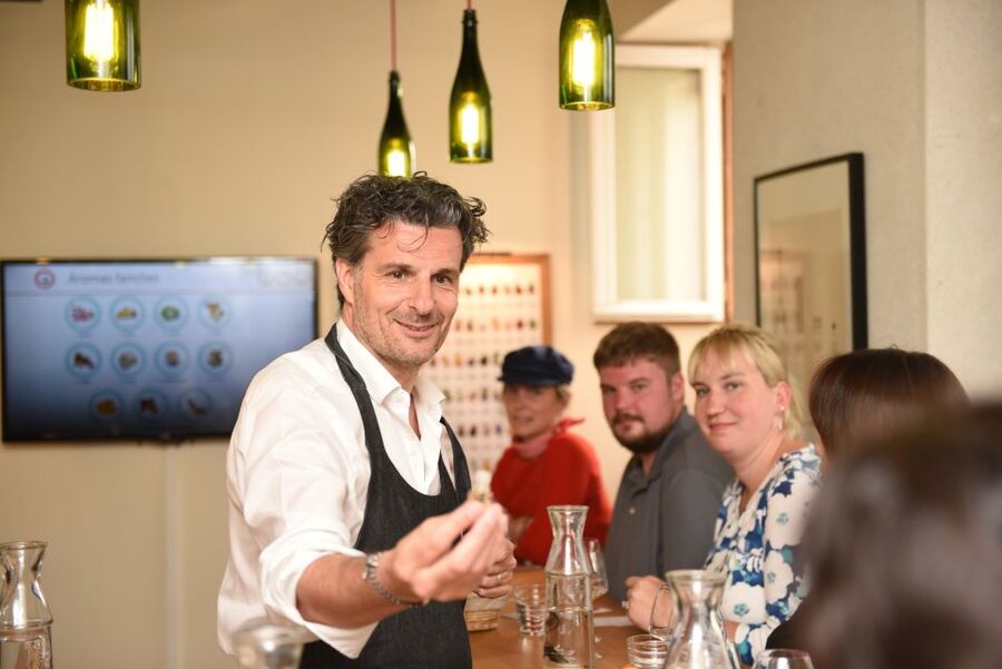 French Wine Tasting Class with a Sommelier - Tasting Like a Pro, Not Like Someone Guessing