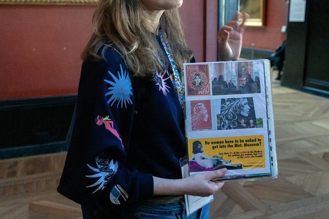 From Louvre to Street Art - original museum guided tour (skip the line!) - Inside the Louvre: Mona Lisa and La Grande Odalisque, reframed by street artists