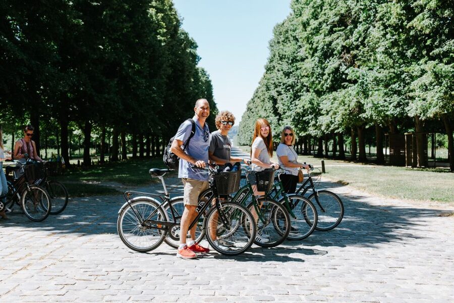 From Paris: Bike Tour to Versailles with Timed Palace Entry - The Versailles market stop: shop for your picnic like a local